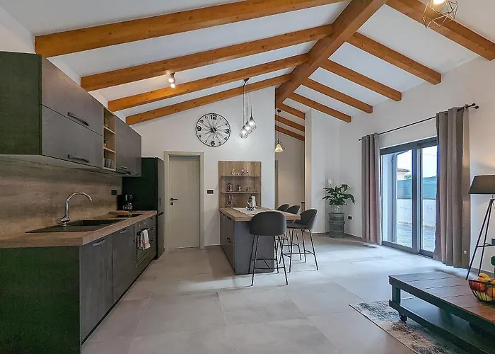 Semesterbostad Casa Edera